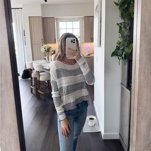 Hugoome Gray/White Striped Women's Sweater (Size Small)